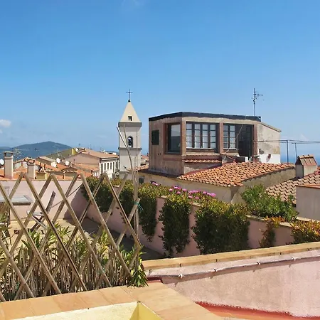 Torre - Haus Mit Dachterrasse Каполивери